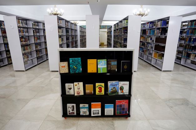 قفسه تازه های کتاب